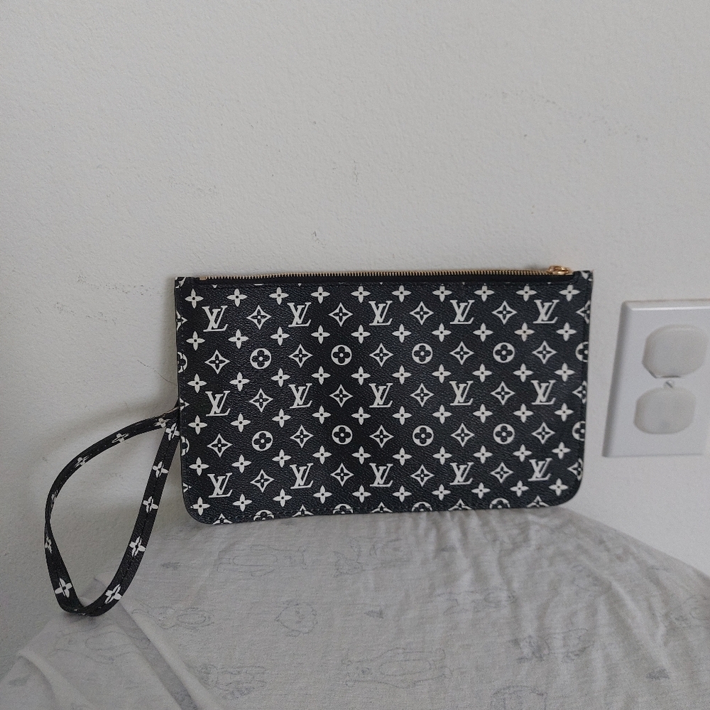 Louis Vuitton Crafty Neverfull Pouch Bag
